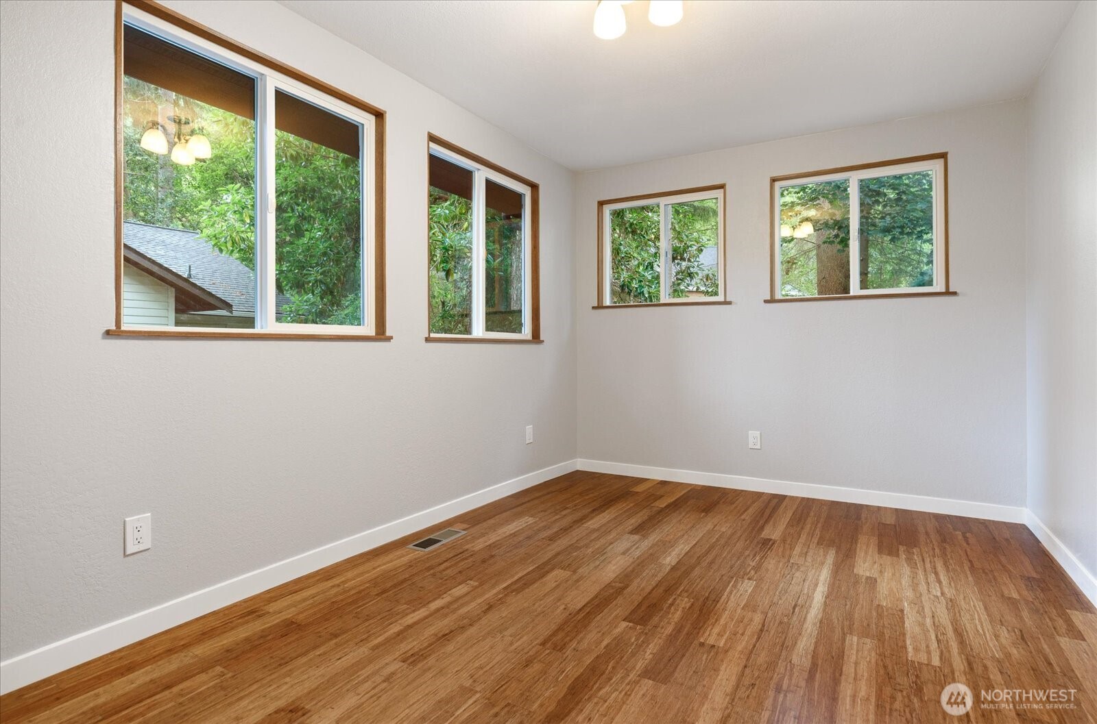 1099 Worthy Place Property Photo 23