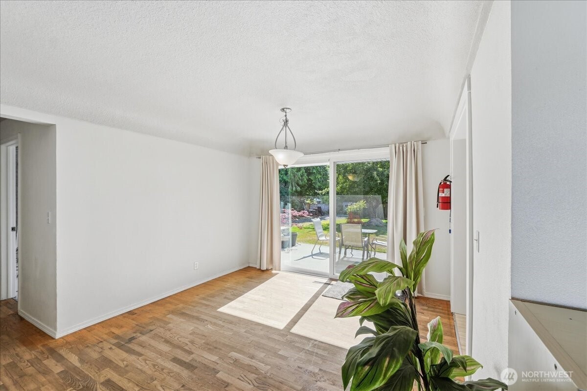 10612 Waller Road Property Photo 4