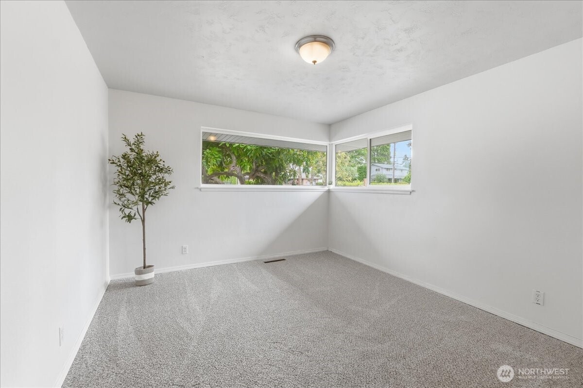 10612 Waller Road Property Photo 12