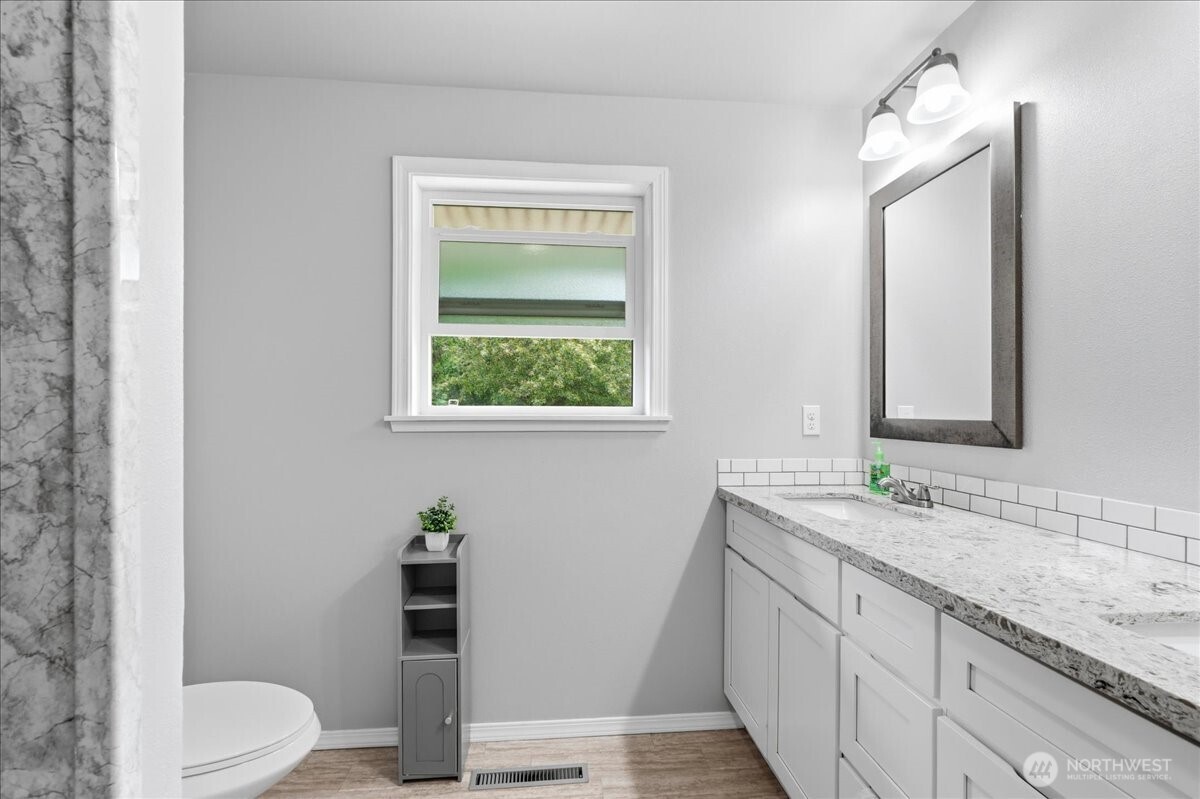 10612 Waller Road Property Photo 14
