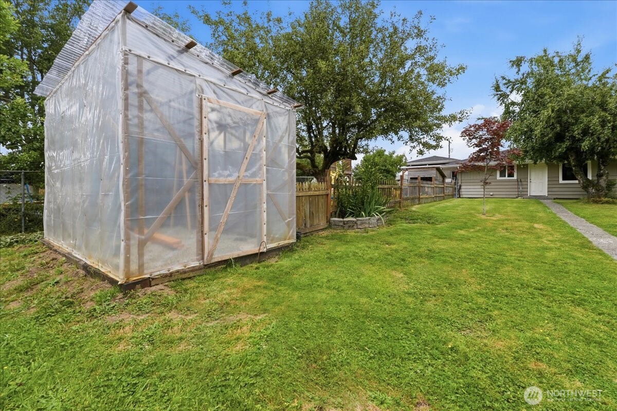 10612 Waller Road Property Photo 24