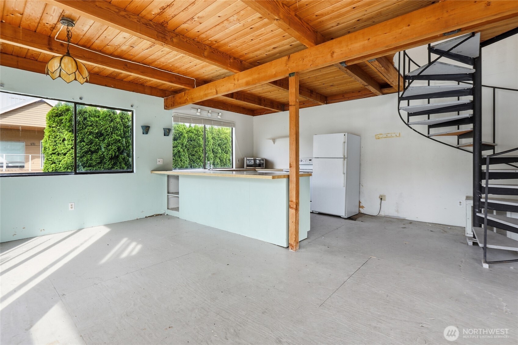 513 Riverview Drive Property Photo 3