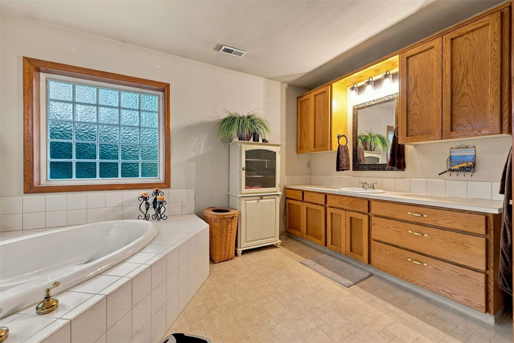 17102 Ne 37th Circle Property Photo 15