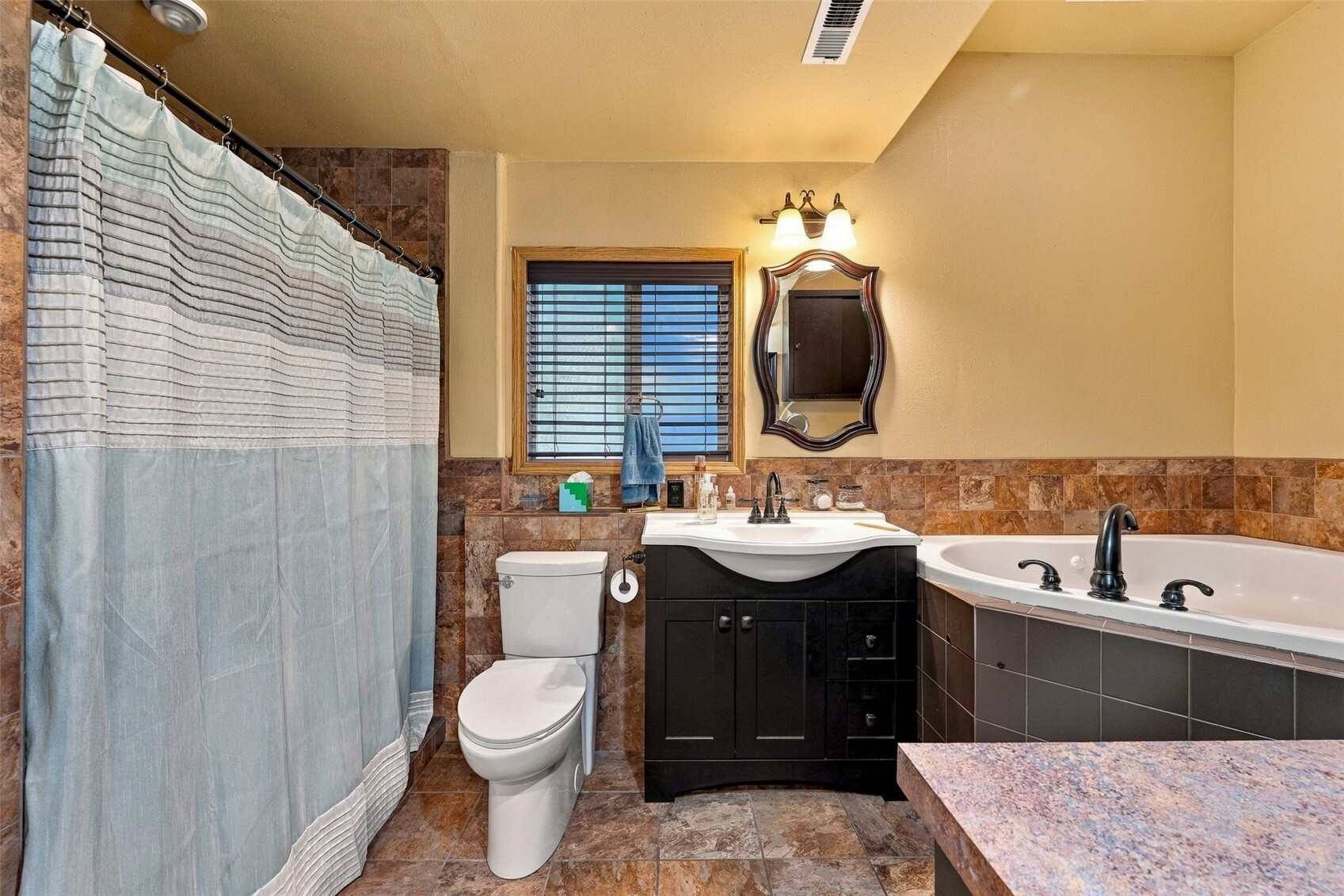 17102 Ne 37th Circle Property Photo 28