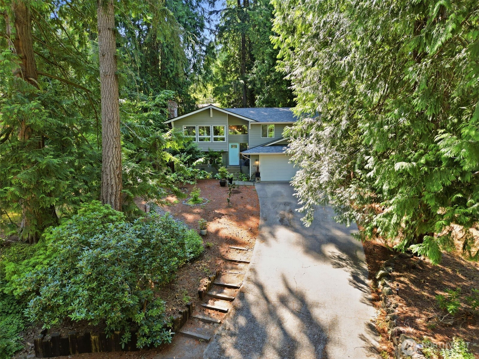 4541 82nd Place Property Photo 2