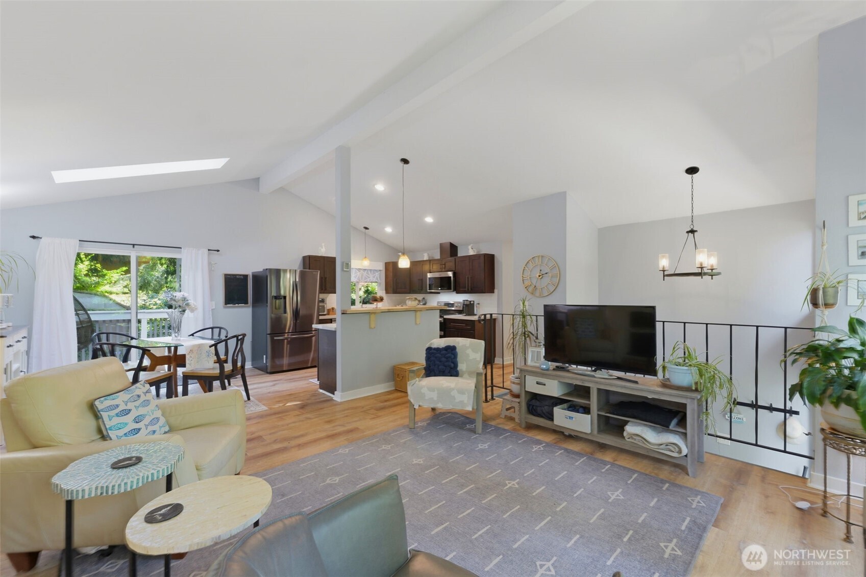 4541 82nd Place Property Photo 6