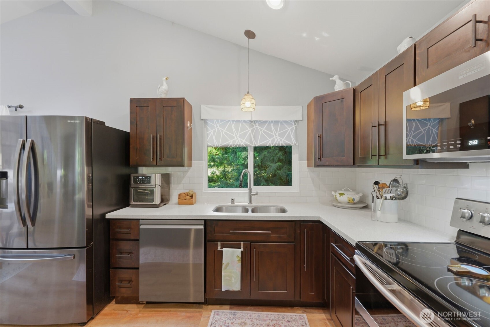 4541 82nd Place Property Photo 11