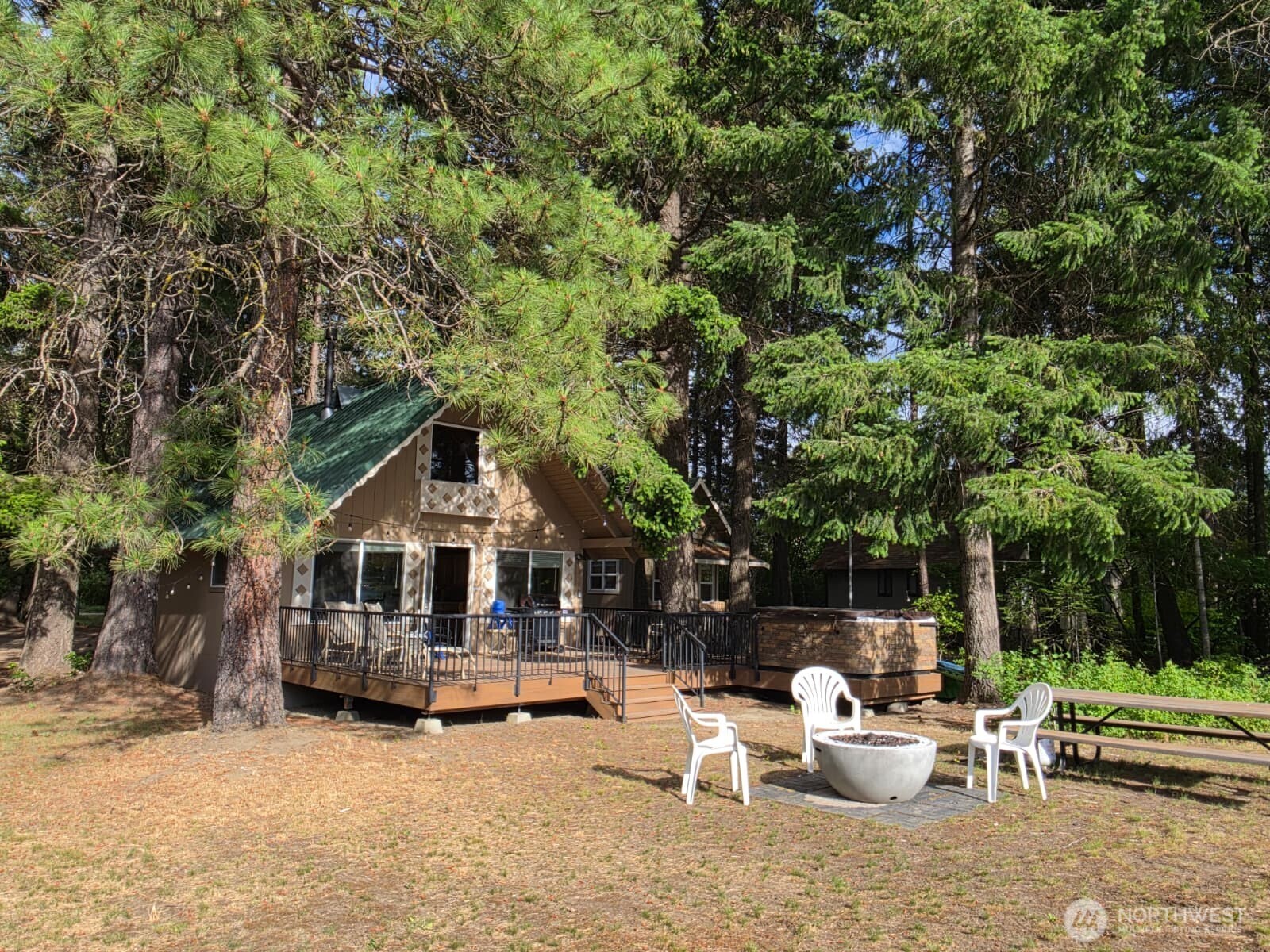 571 Wapiti Drive Property Photo 2