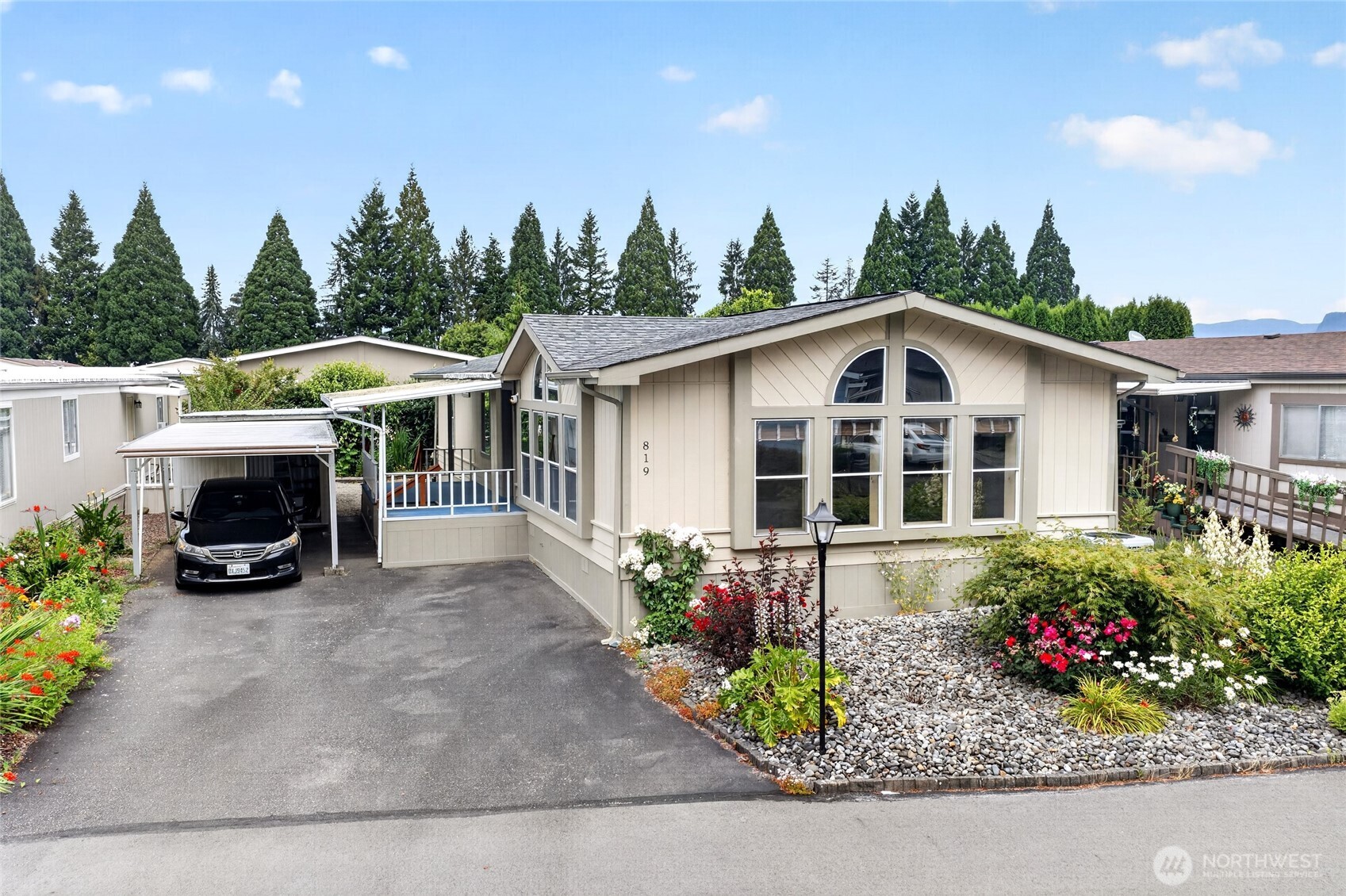 819 Mountain Villa Loop Property Photo 1