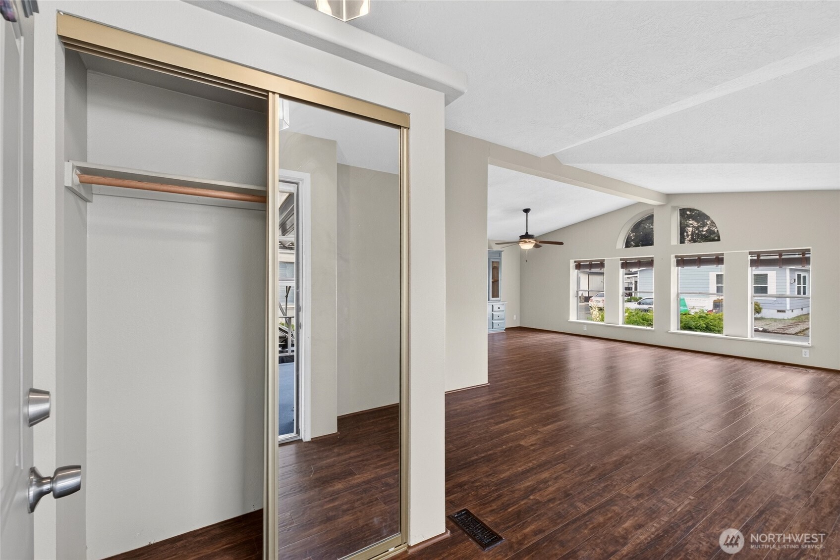 819 Mountain Villa Loop Property Photo 2