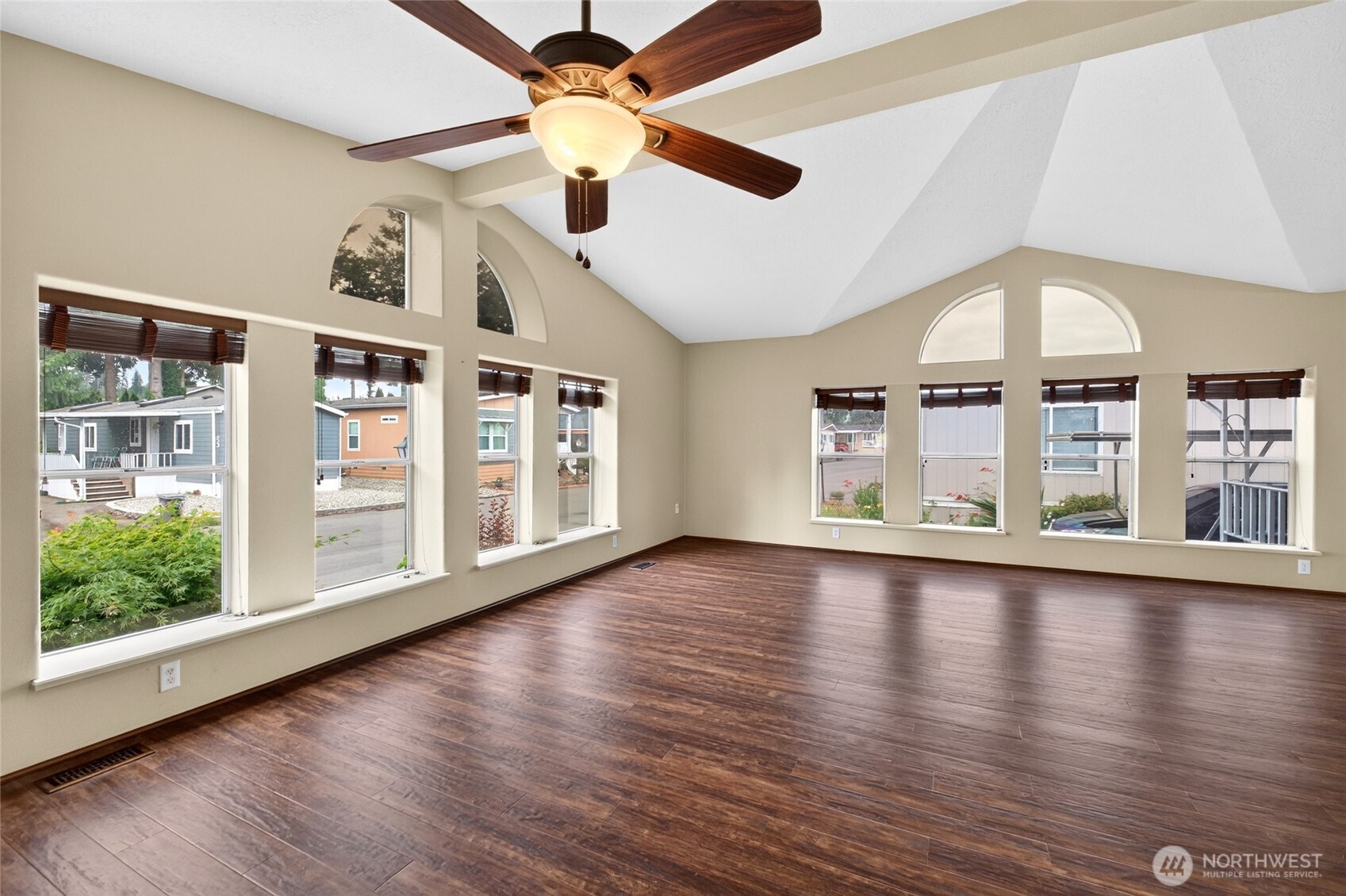 819 Mountain Villa Loop Property Photo 3
