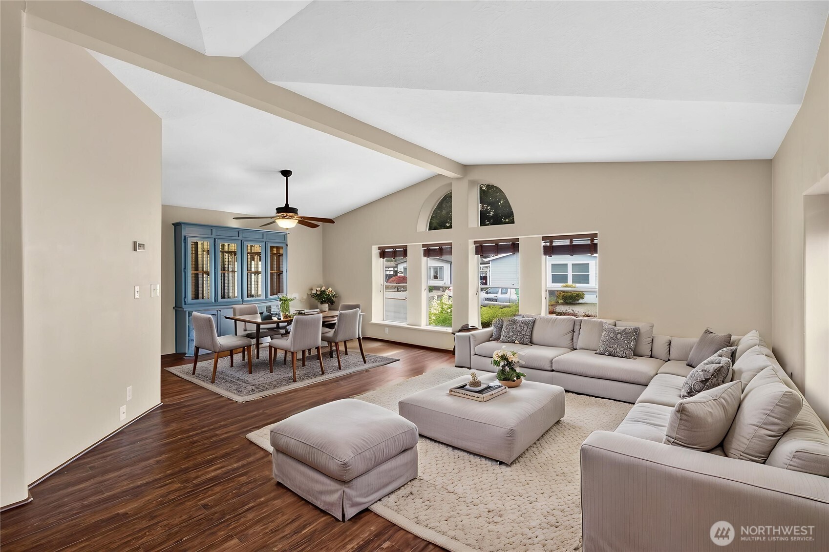 819 Mountain Villa Loop Property Photo 4