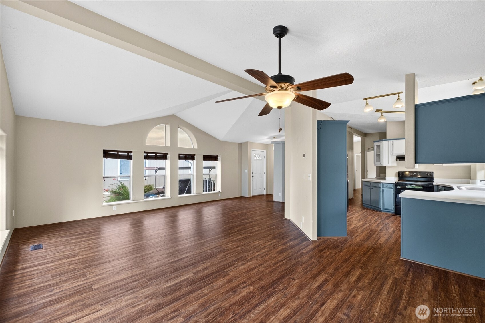 819 Mountain Villa Loop Property Photo 8