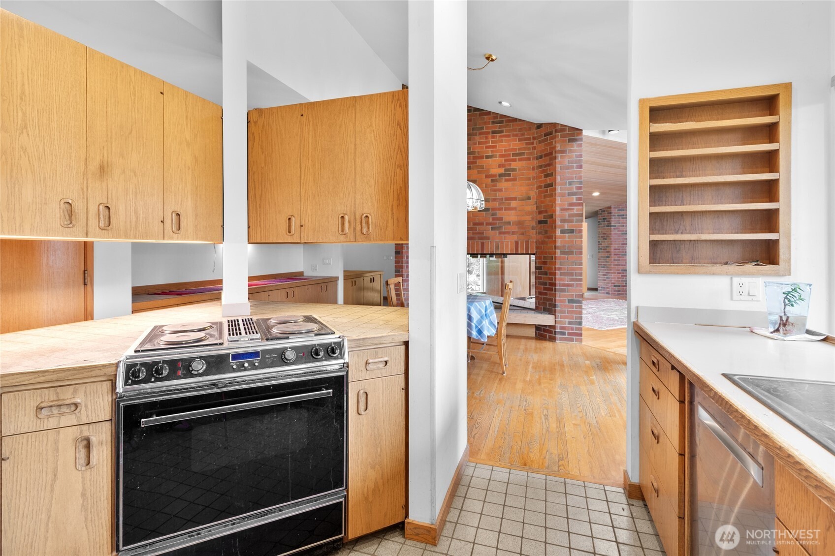501 W 8th Avenue Property Photo 15