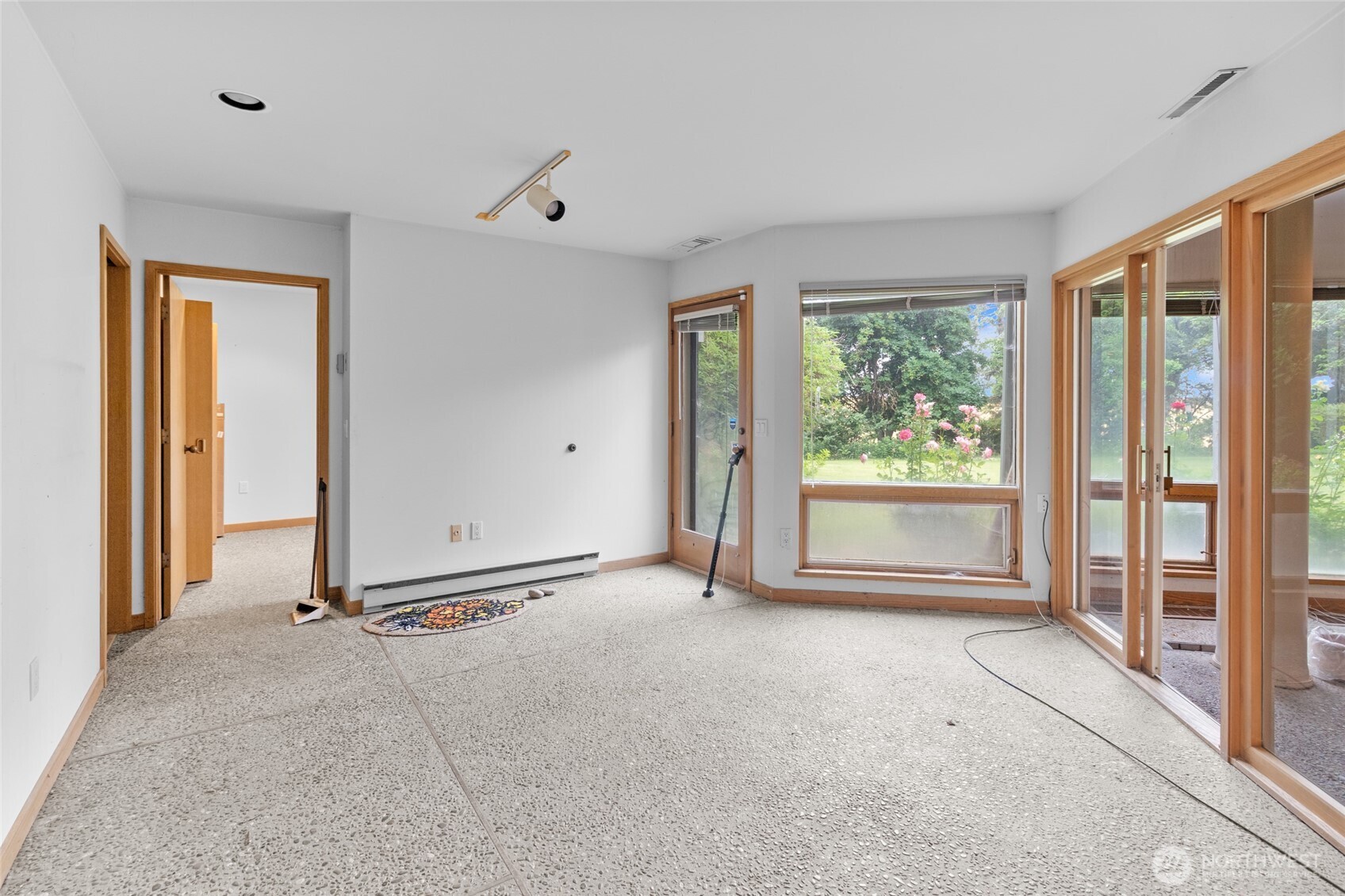 501 W 8th Avenue Property Photo 32