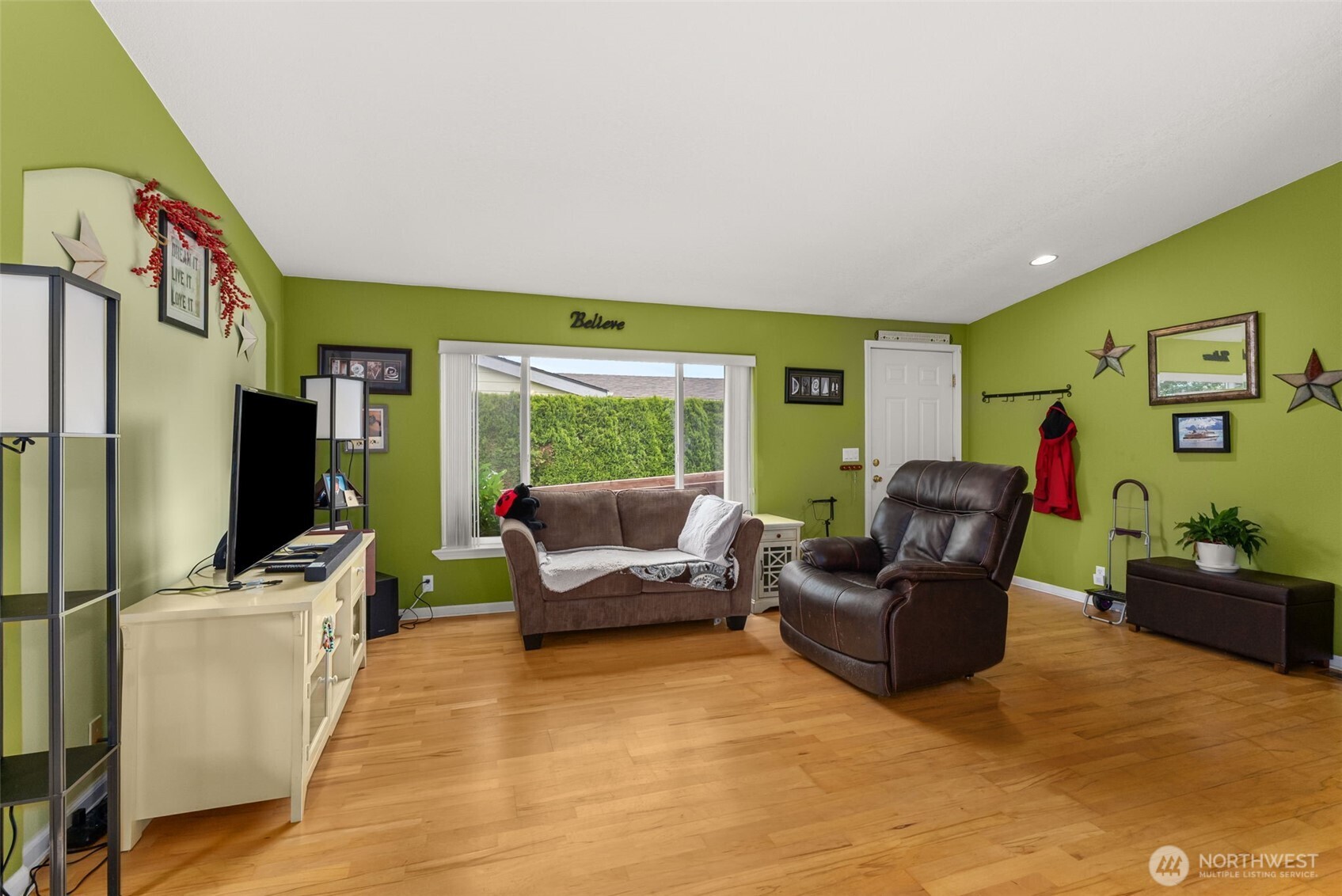 5252 52nd Lane Property Photo 7
