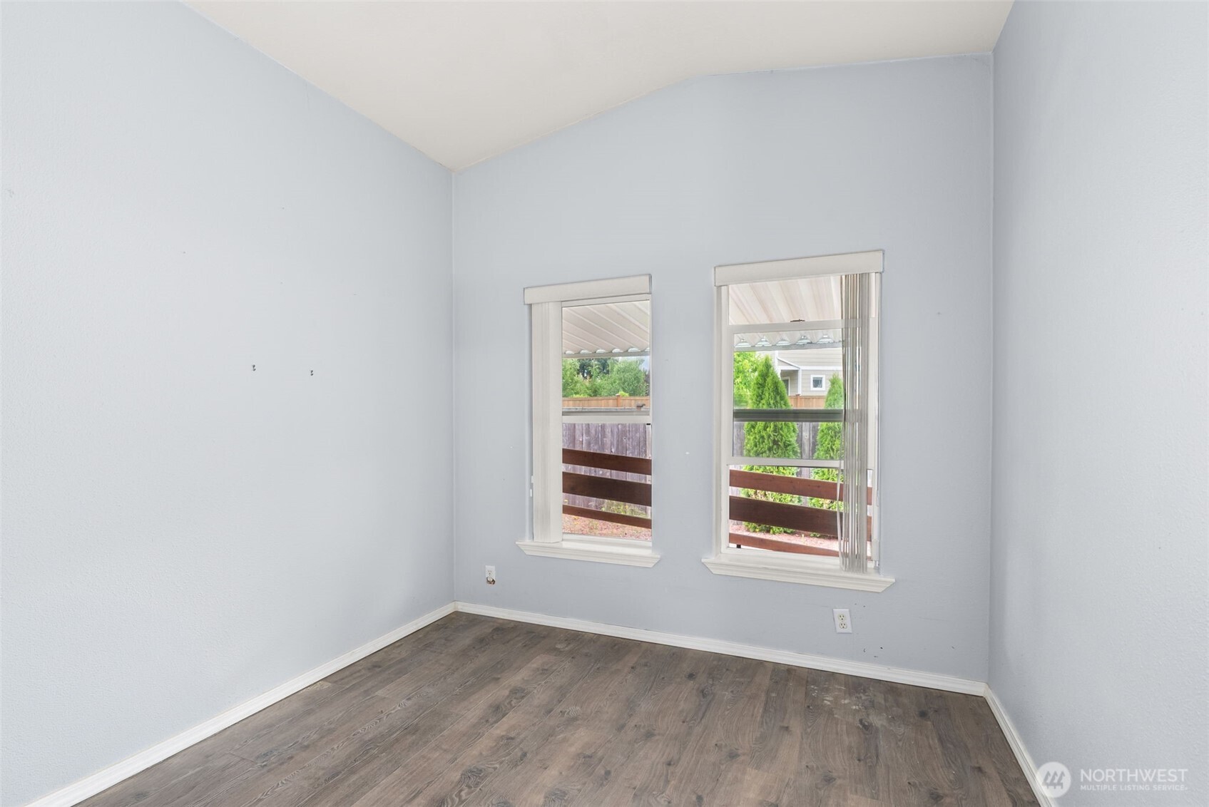 5252 52nd Lane Property Photo 15