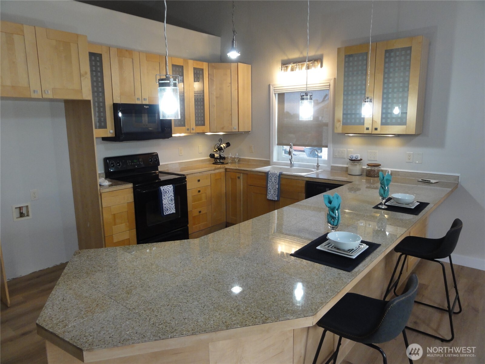 3862 Shorecrest Drive Property Photo 6