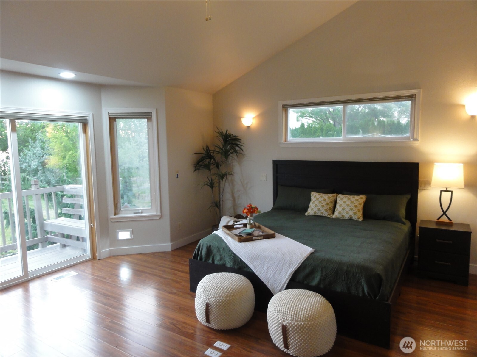 3862 Shorecrest Drive Property Photo 9