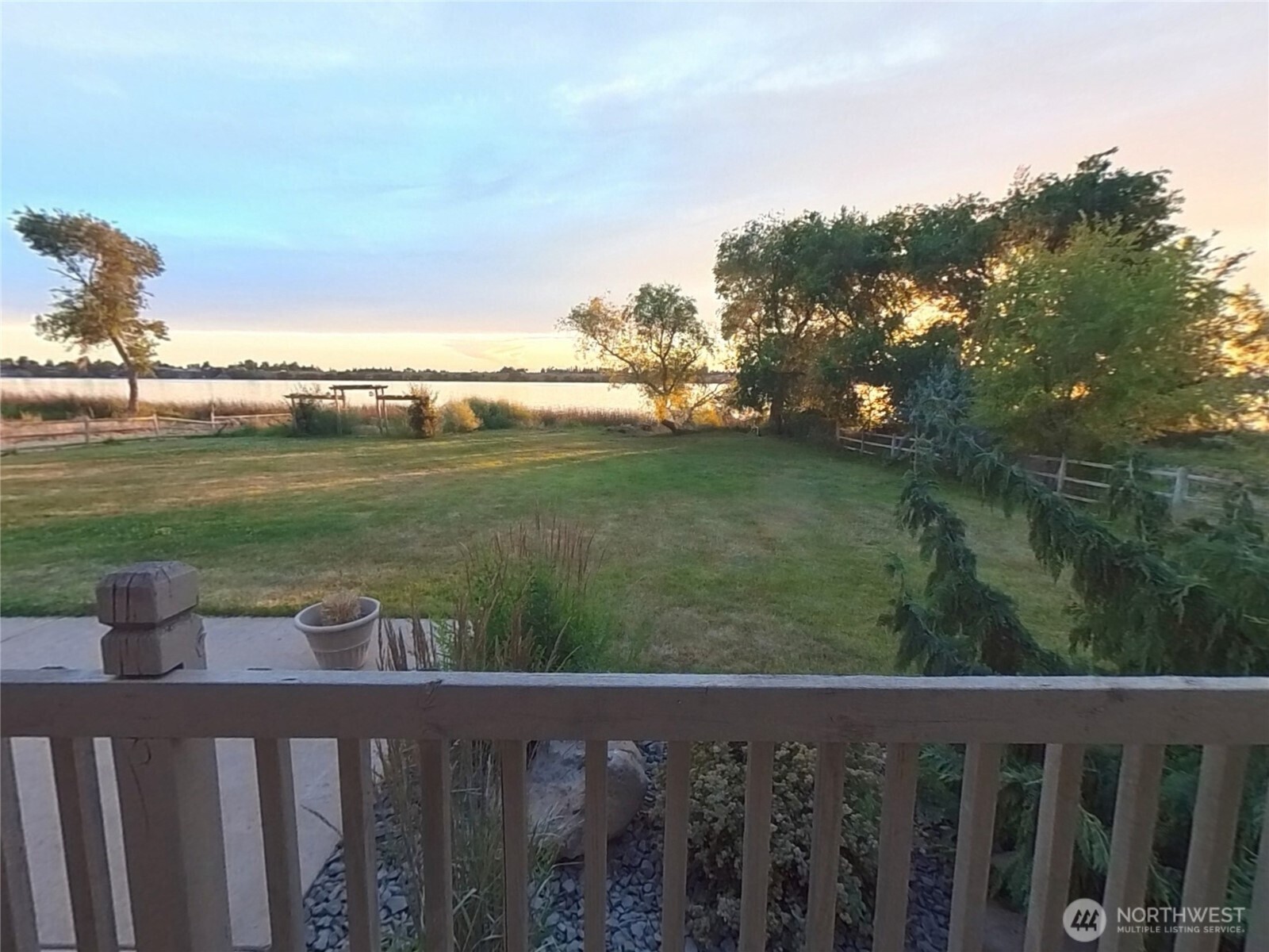 3862 Shorecrest Drive Property Photo 17