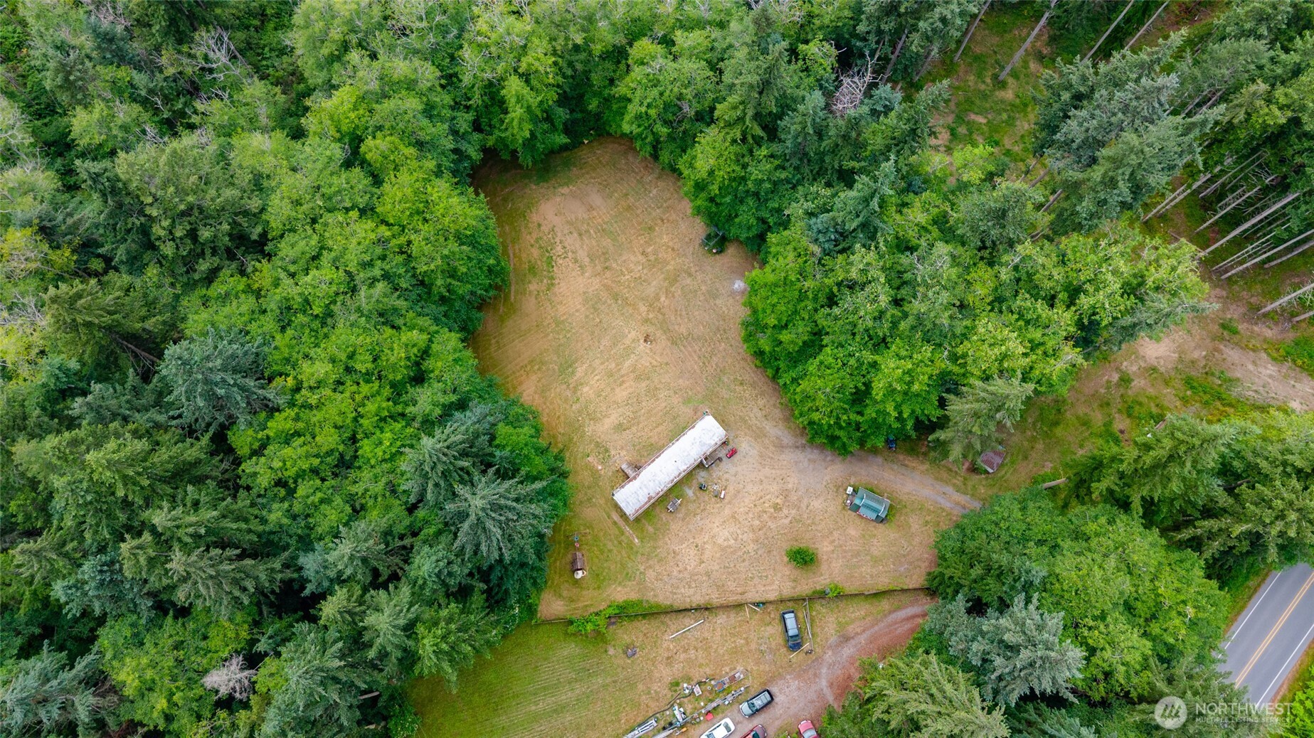 7846 Bailey Road Property Photo 2