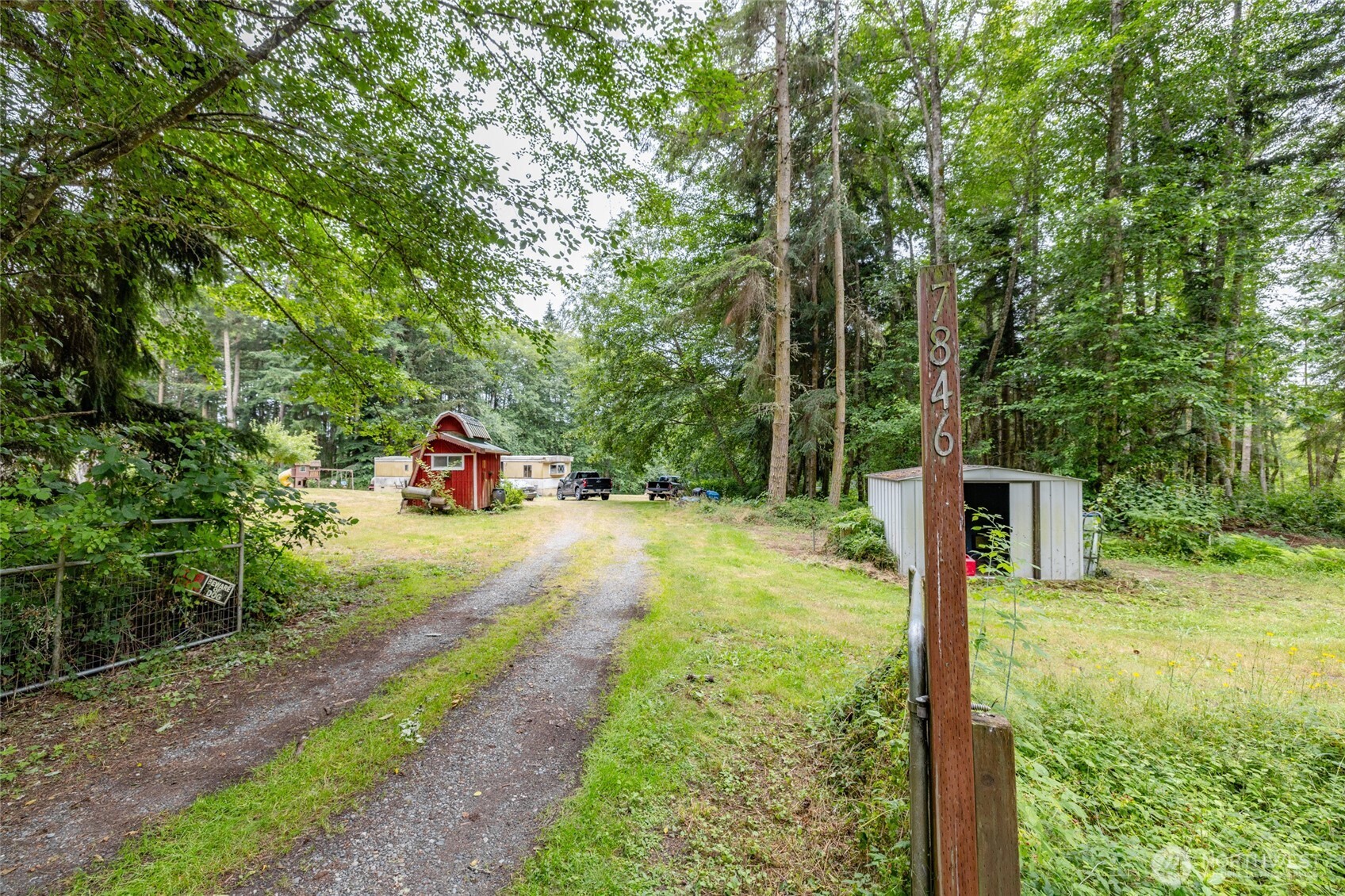 7846 Bailey Road Property Photo 5