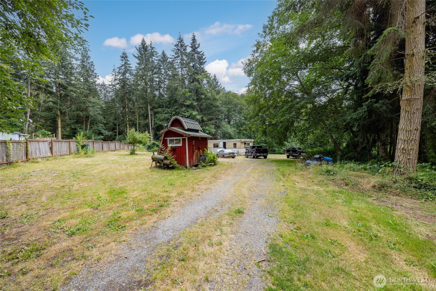 7846 Bailey Road Property Photo 9
