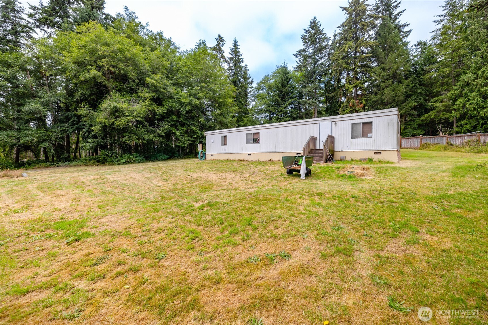 7846 Bailey Road Property Photo 11