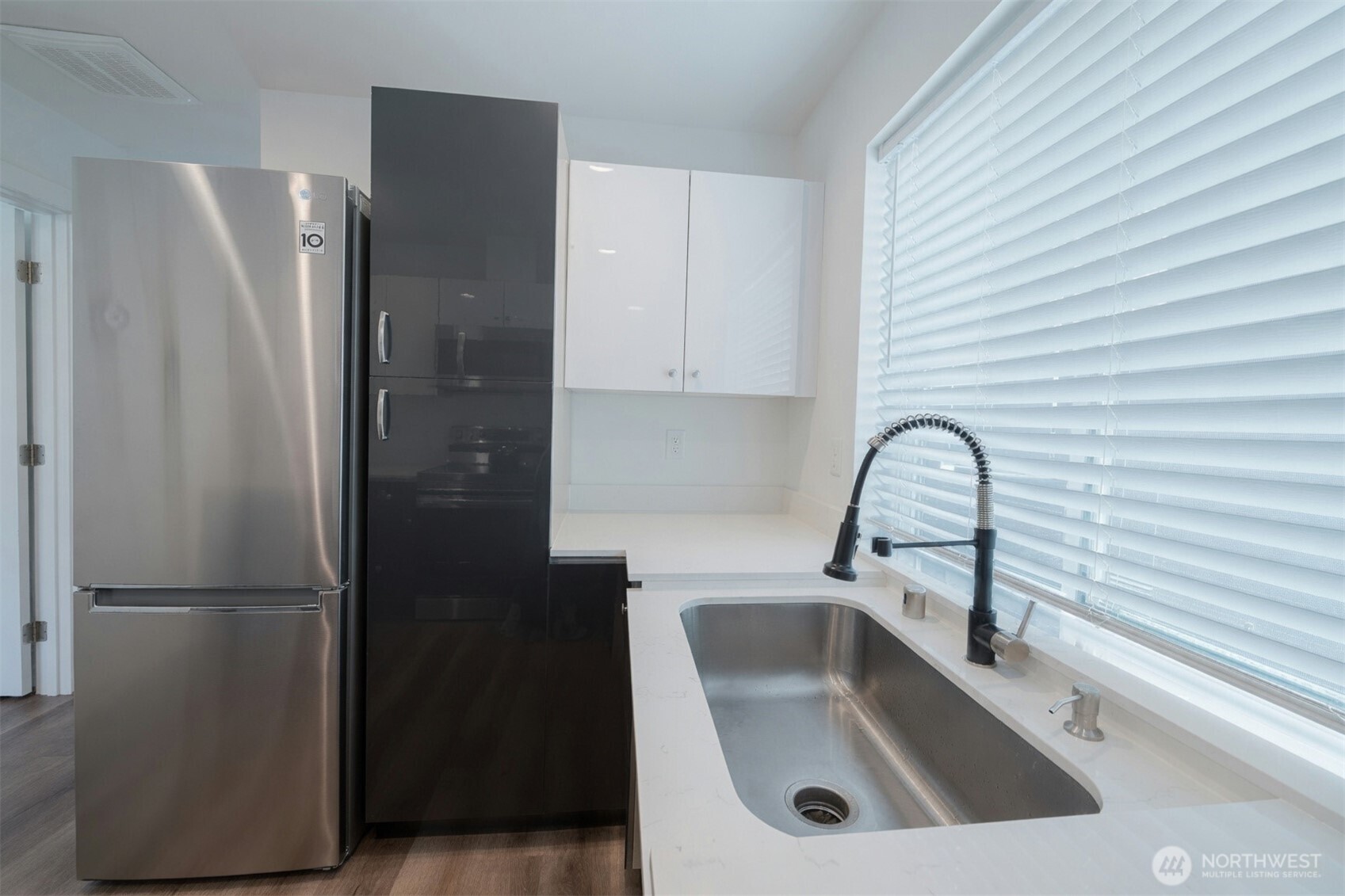 890 Magellan Avenue 5 Property Photo 5