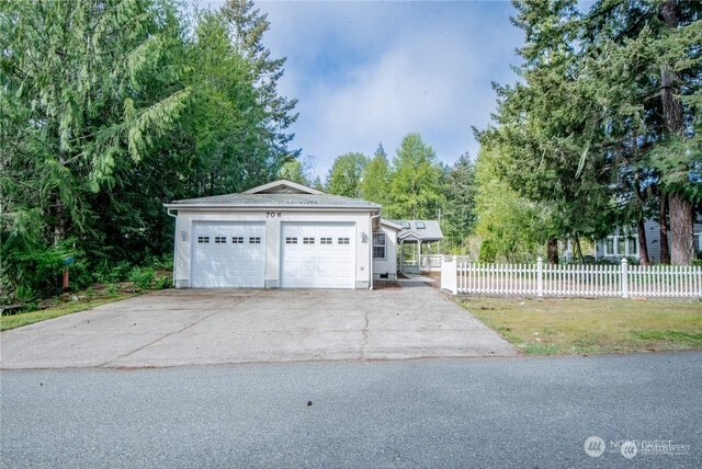 70 N Fairway Drive Property Photo 2