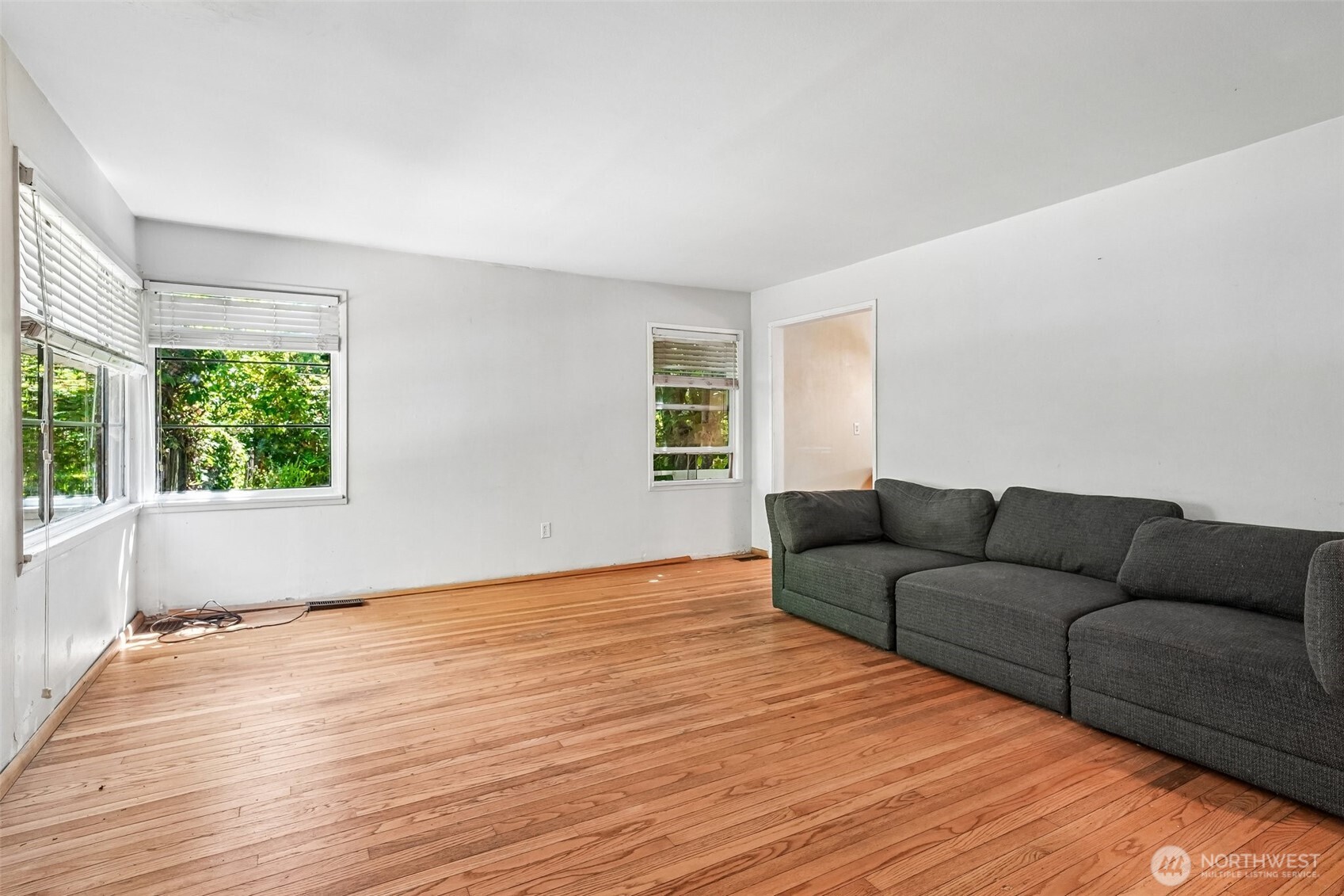 8555 30th Avenue Property Photo 3