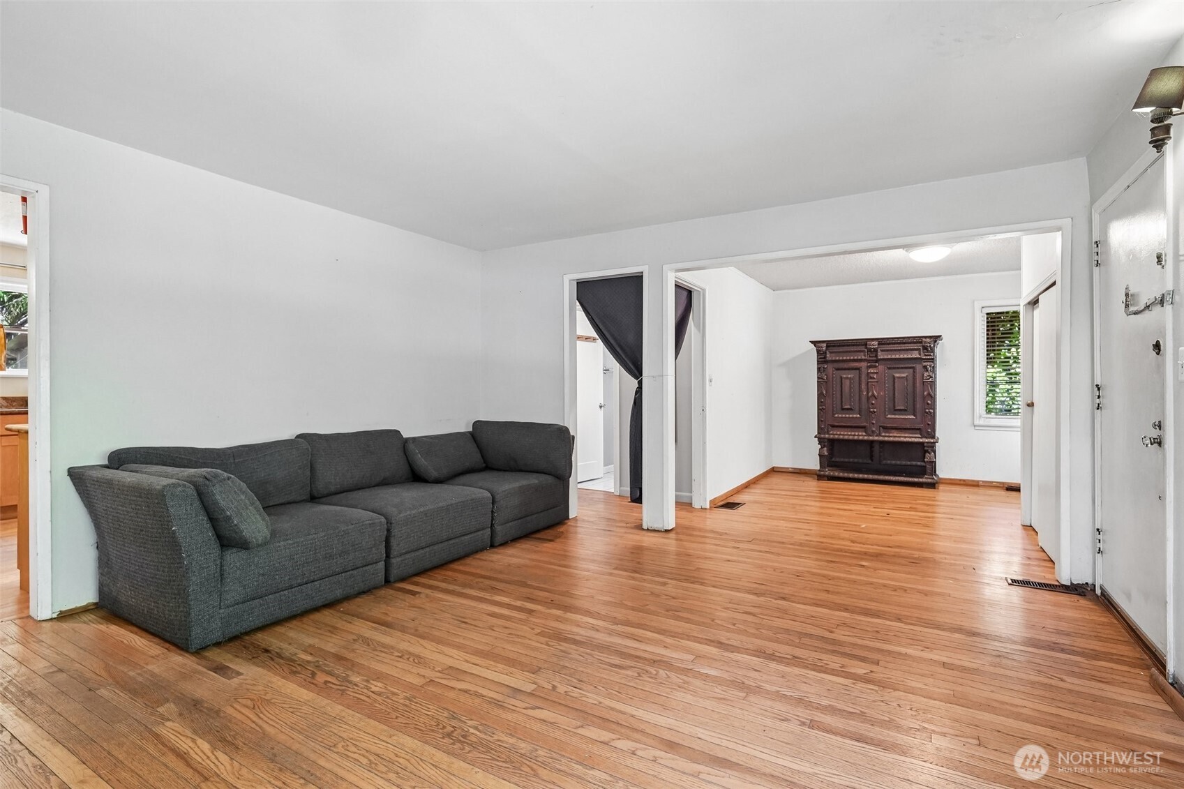 8555 30th Avenue Property Photo 4