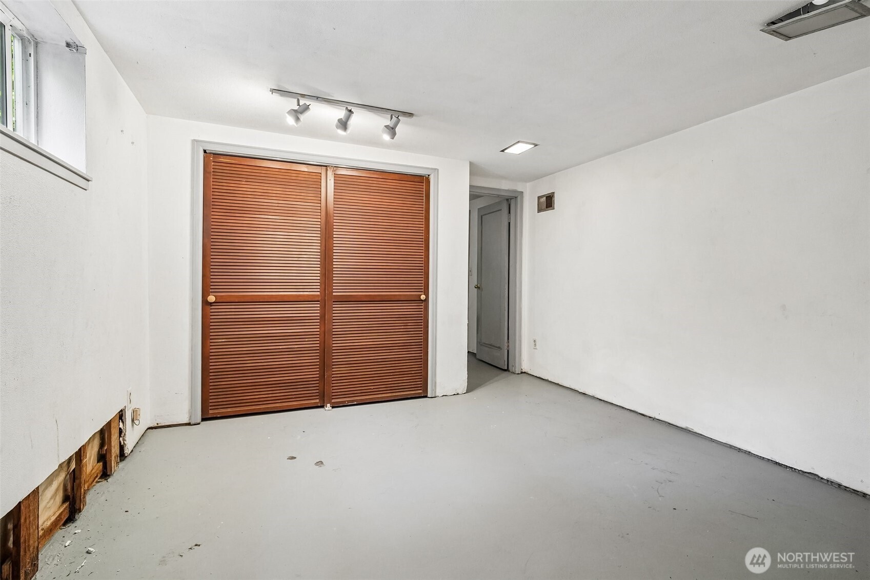 8555 30th Avenue Property Photo 10