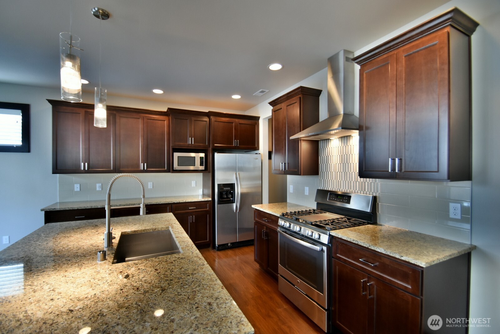 19414 Meridian Drive Property Photo 6
