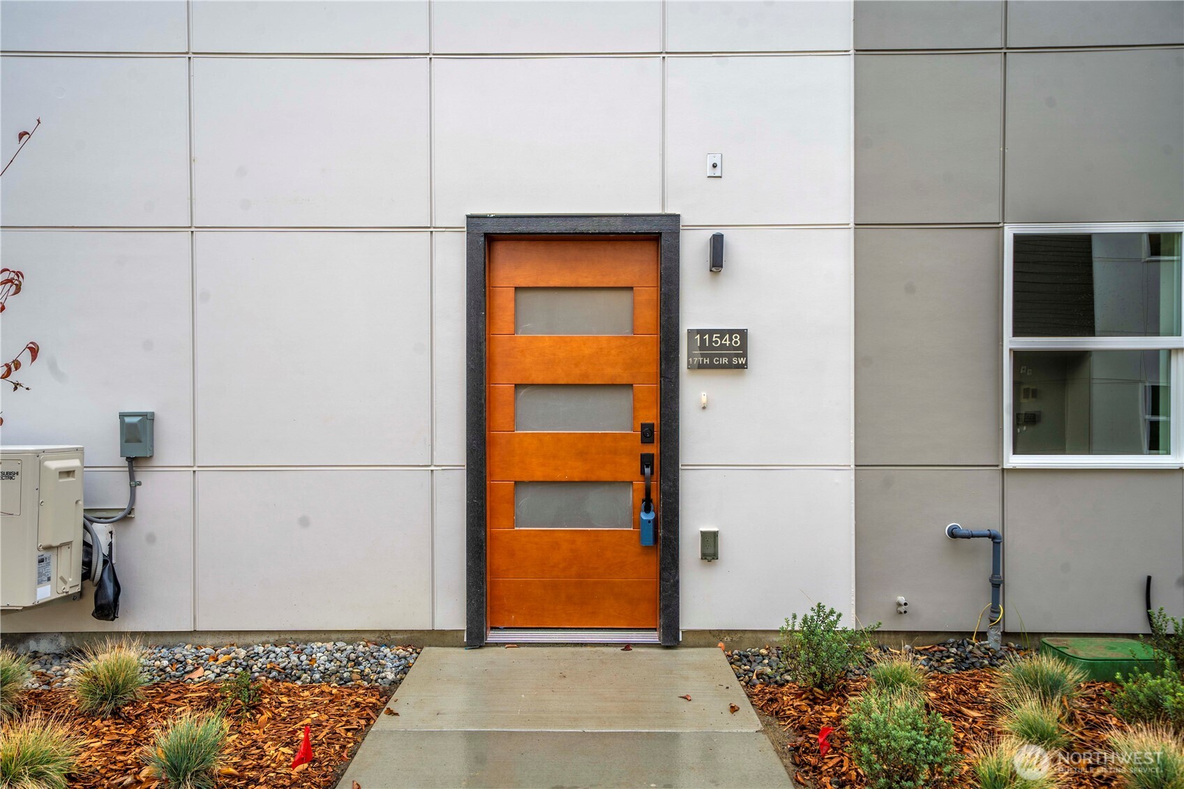 11548 17th Circle Property Photo 4