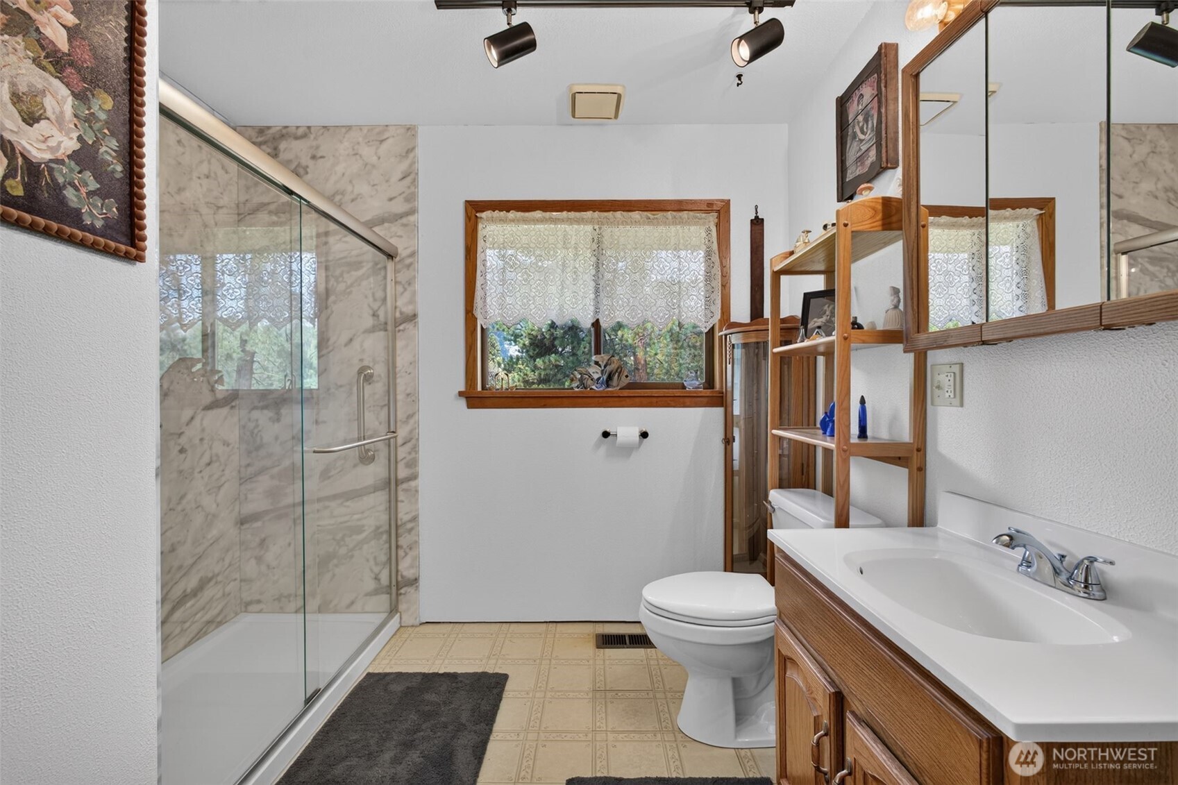 9696 E Leavenworth Road Property Photo 11