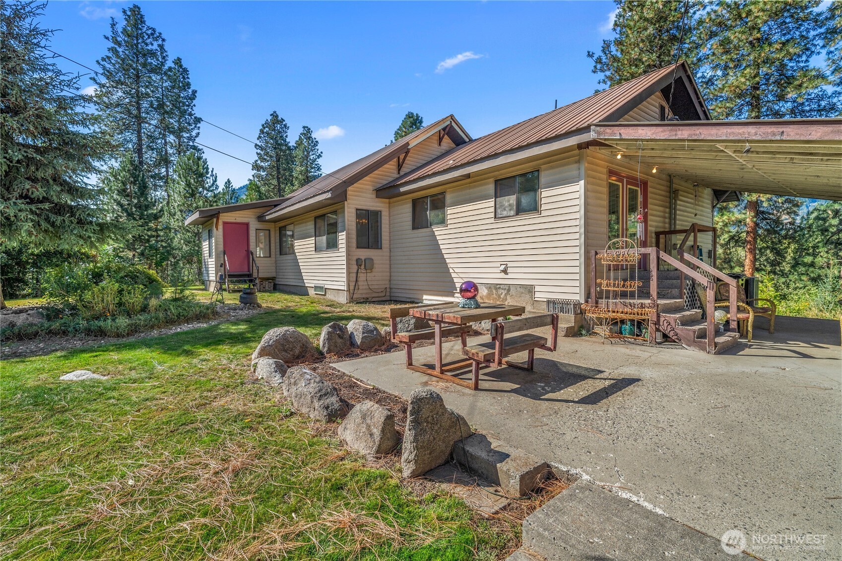 9696 E Leavenworth Road Property Photo 15