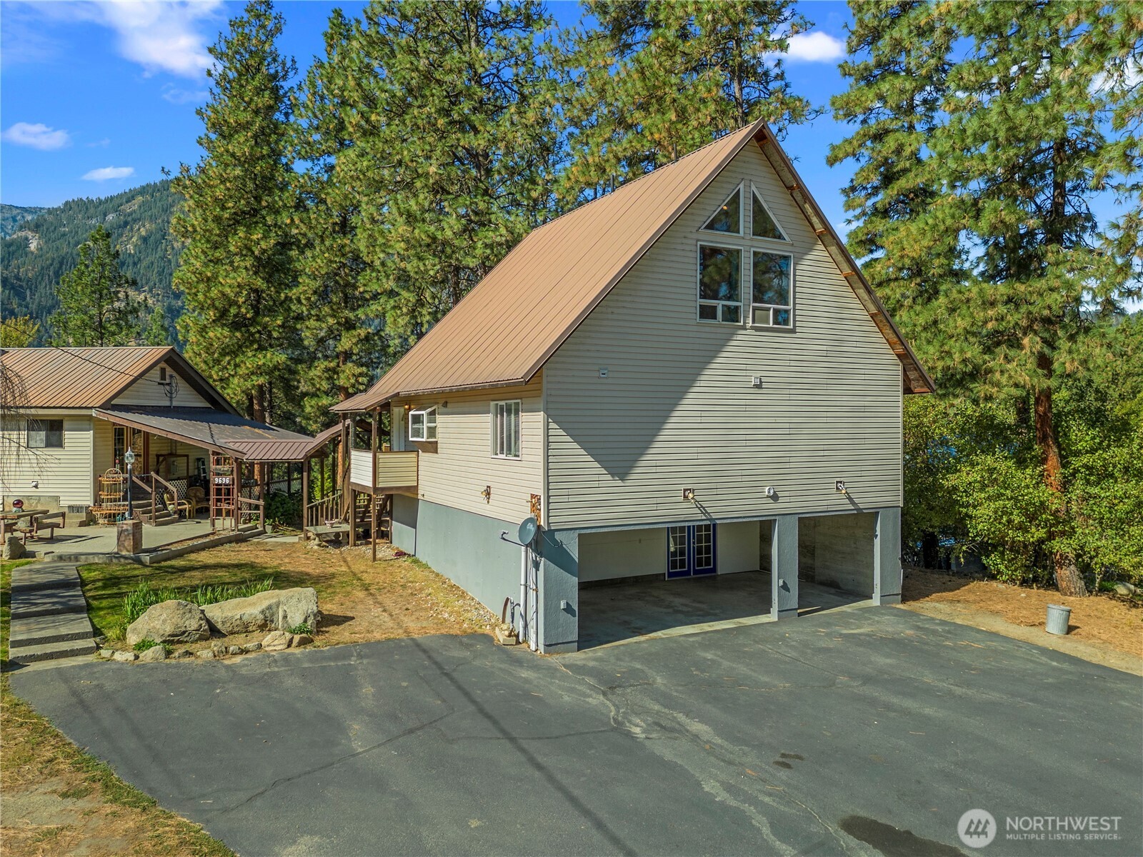 9696 E Leavenworth Road Property Photo 23
