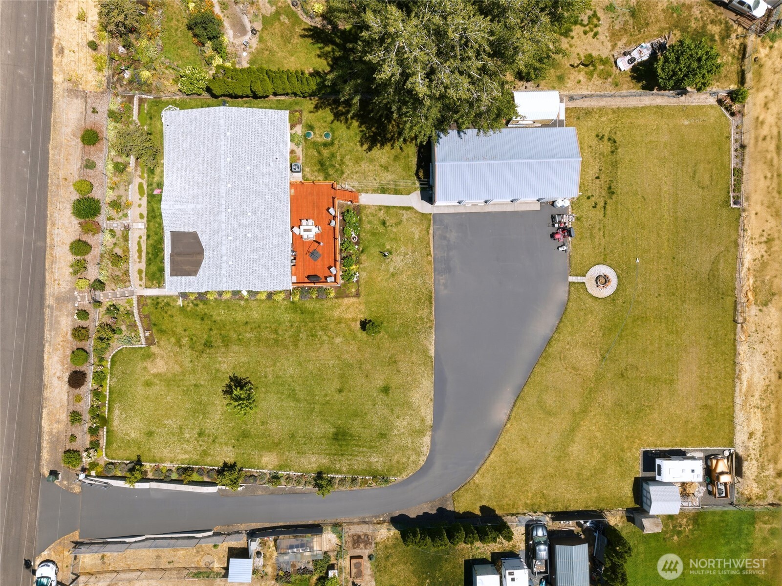 238 Cemetery Road Property Photo 4