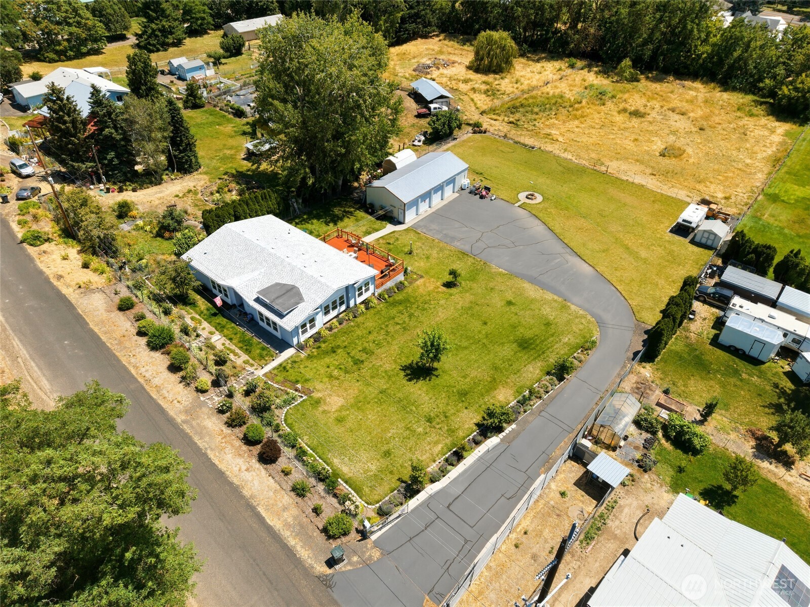 238 Cemetery Road Property Photo 5