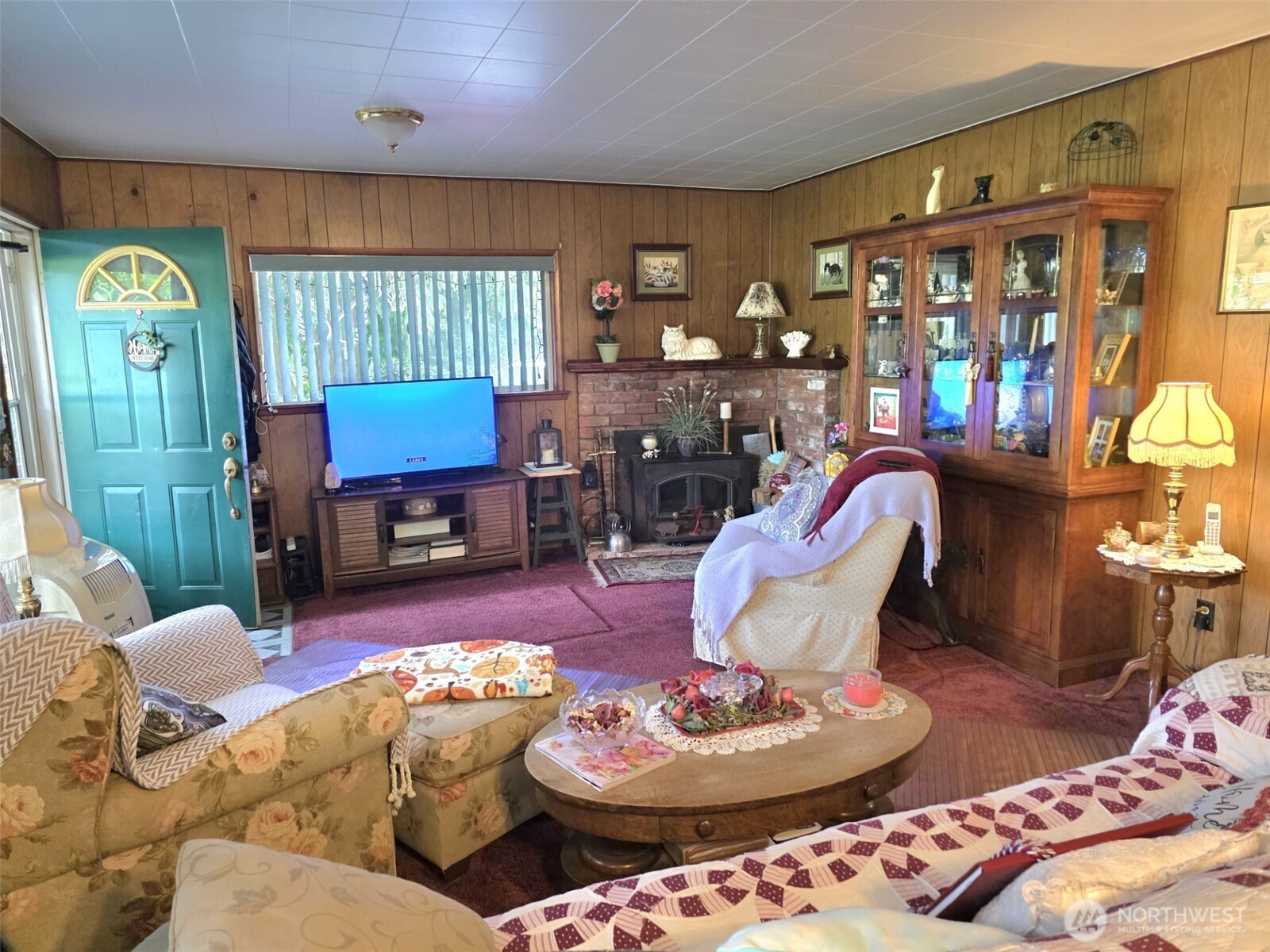 18704 Dynamite Drive Property Photo 4