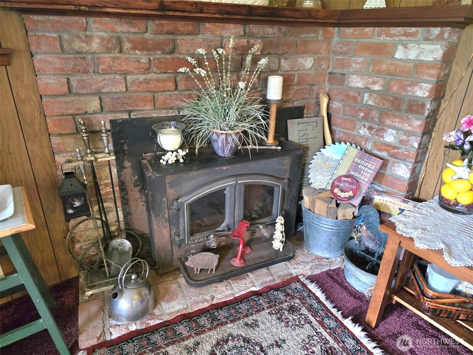 18704 Dynamite Drive Property Photo 6