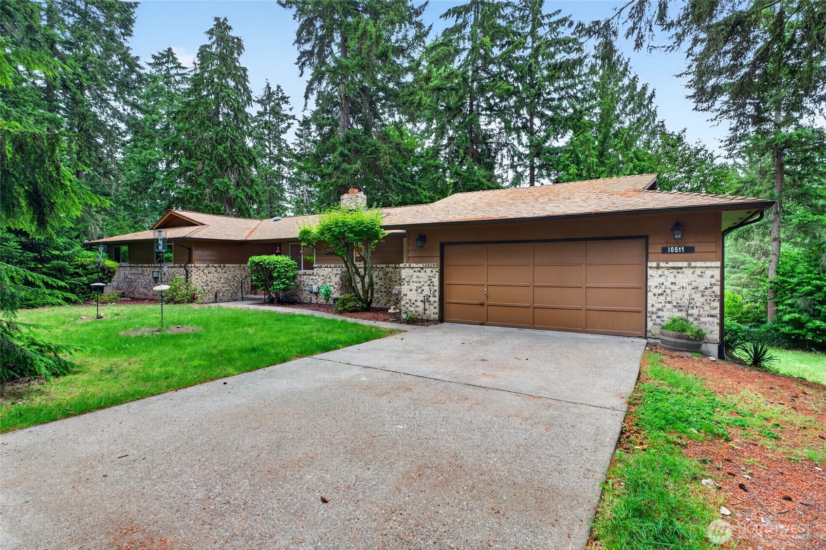 10511 Moller Drive Property Photo 2