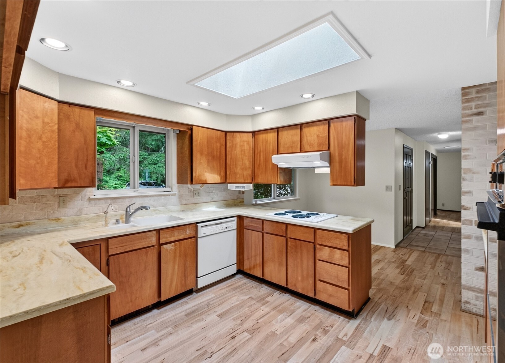 10511 Moller Drive Property Photo 12