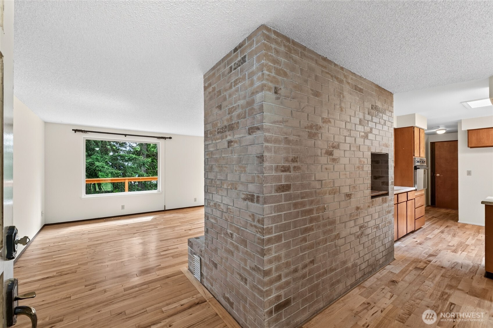 10511 Moller Drive Property Photo 14