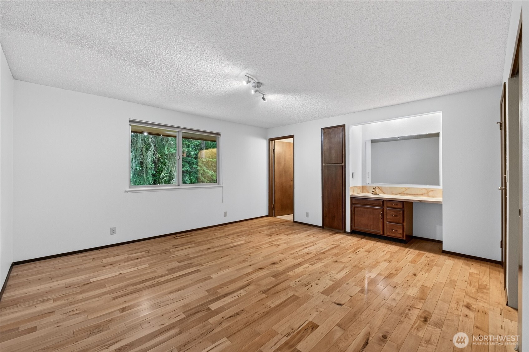 10511 Moller Drive Property Photo 34