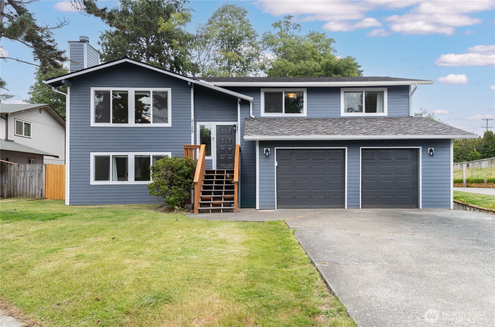 5129 30th Street Property Photo 1