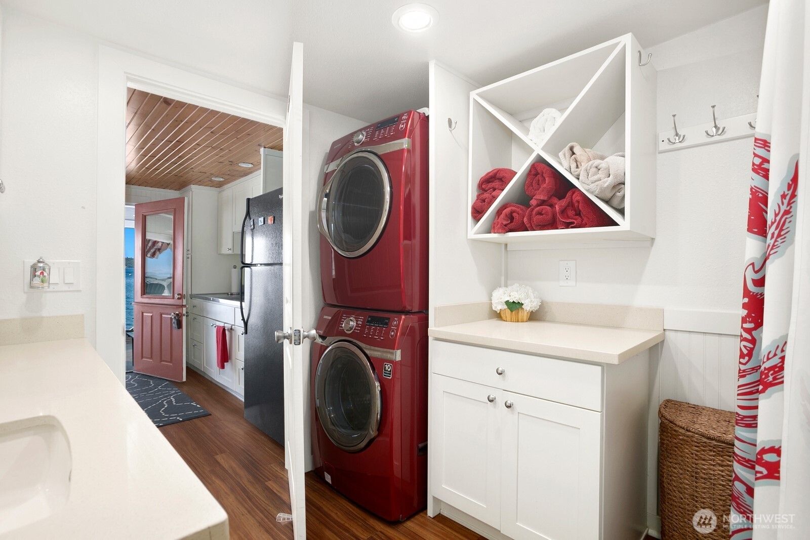 6829 Munter Lane Property Photo 16