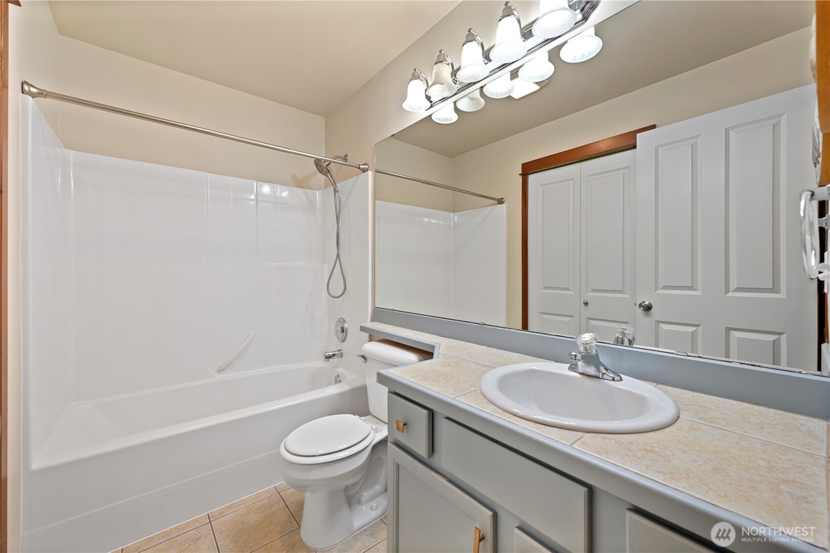 14611 50th Avenue M201 Property Photo 21
