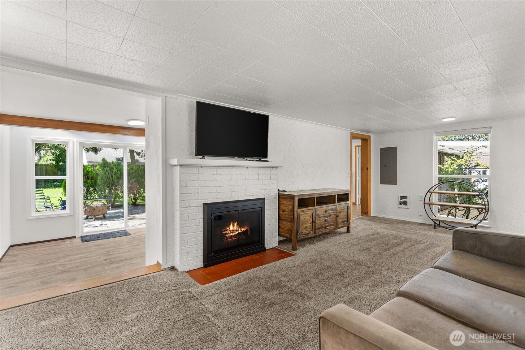 10002 Oak Lane Property Photo 4